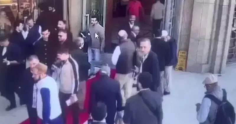 Beyoğlu’nda camide döviz hırsızlığı kamerada: Şüpheli 620 dakikalık kayıt incelenerek yakalandı
