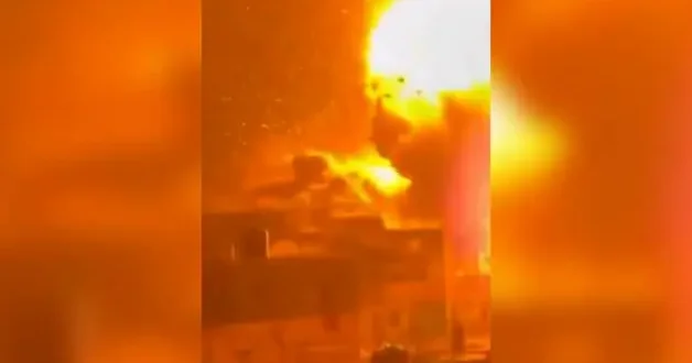 İsrail sivilleri hedef almaya devam ediyor: Gazze de bir eve bomba yağdırdılar!