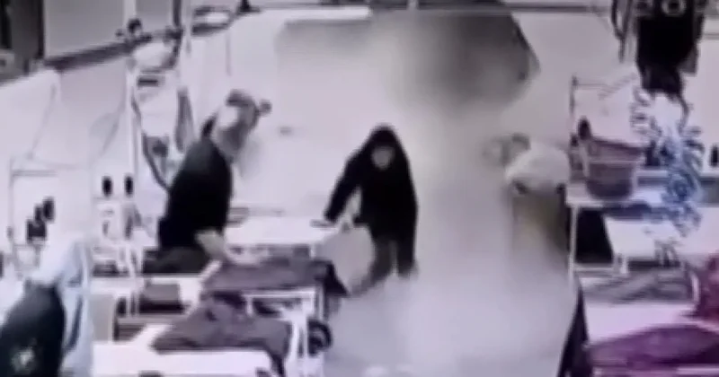 Zeytinburnu nda yıkım sırasında kopan beton parçası atölyenin duvarını deldi