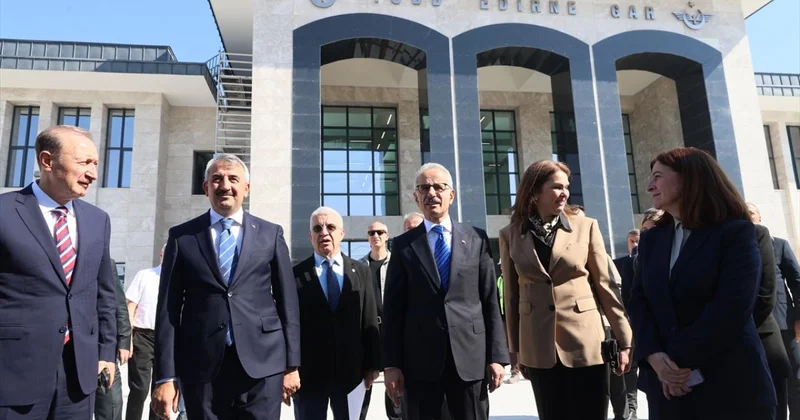 Bakan Uraloğlu, yapımı tamamlanan Edirne Garı nı inceledi