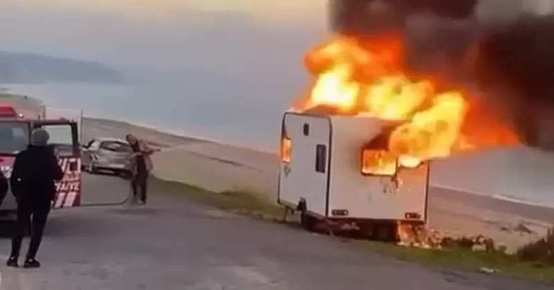 Çatalca’da alevler arasında kalan karavan küle döndü