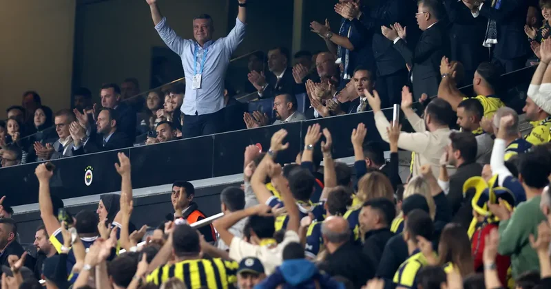 Fenerbahçe tribünlerinden Sadettin Saran a tam destek!