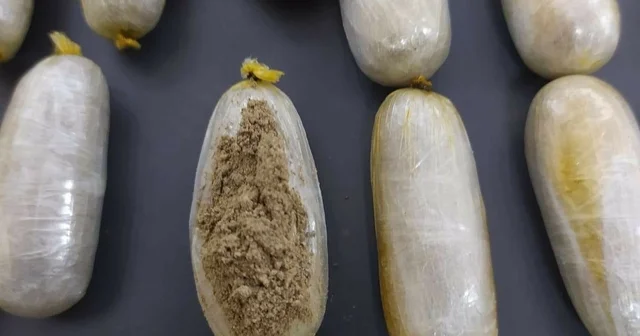 Uşak ta midelerinde eroin taşıyan iki şüpheli tutuklandı Uşak Haberleri