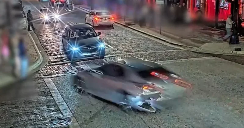 Polisten kaçan araç gece kulübüne daldı: 4 ölü, 13 yaralı Sözcü Gazetesi