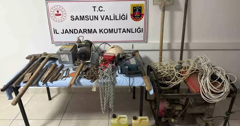 Kaçak kazı yapan 4 şahıs jandarmaya yakalandı