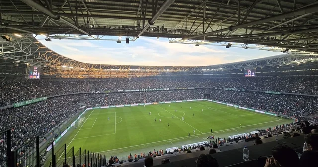 Kocaelispor Galatasaray maçında seyirci rekoru kırıldı Maçı 31 bin biletli seyirci takip etti Kocaeli Haberleri