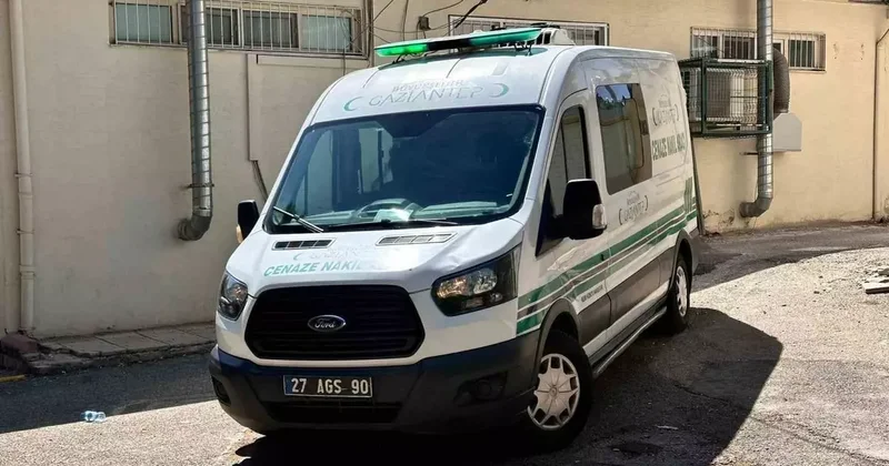 Arızalanan araca yardım etmek isteyen genç başka bir aracın çarpması sonucu öldü