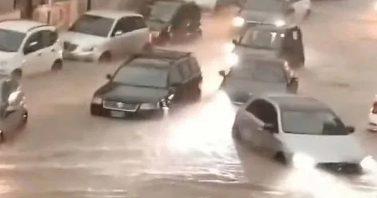 Sicilya’yı sel vurdu