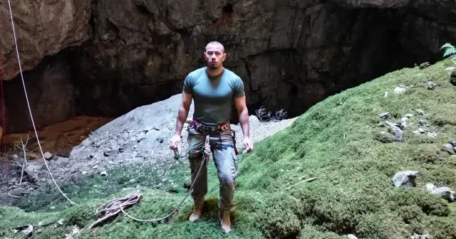 Fenomen maceracı 90 metre derinliğindeki obruğa indi: Girersem çıkamayacağımı söylediler VİDEO İZLE