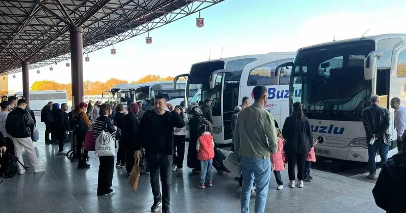 Otogarda ’ara tatil’ yoğunluğu