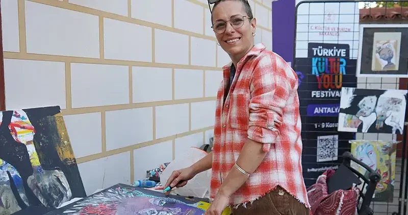 120 resmin bulunduğu dosyayı kaybeden İranlı sanatçı: Onlar çocuklarım gibiydi