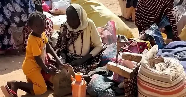 Çatışmalardan dolayı göç eden Sudanlılar kamplara yerleşiyor VİDEO İZLE