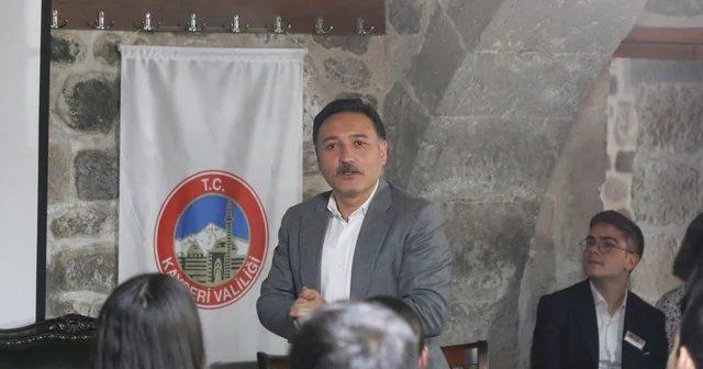 Vali Çiçek; Mektep Melikgazi de öğrencilerle tecrübelerini paylaştı Kayseri Haberleri