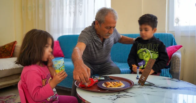 Hayatını 3 torununa adayan dedeye evden tahliye şoku Antalya Haberleri