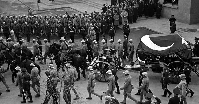 Atatürk gerçekten 9’u 5 geçe mi vefat etti?