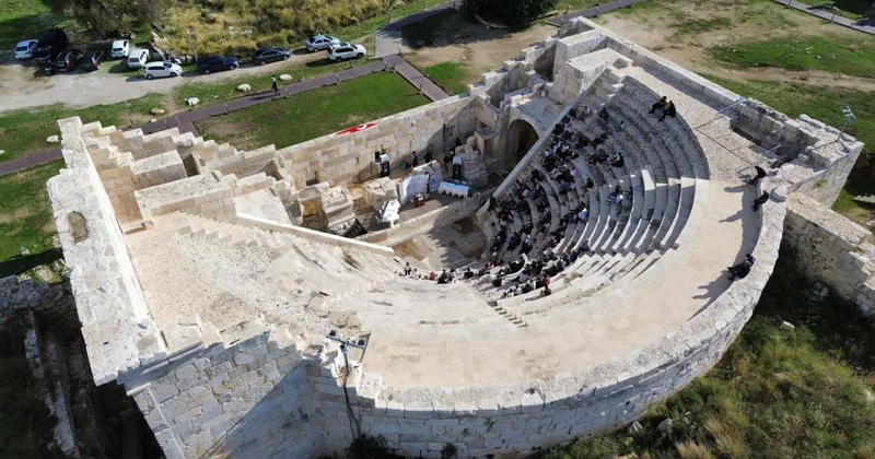 Patara Meclisi nde genç münazaracılar fikirlerini yarıştırdı