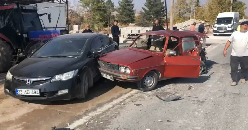 İki otomobilin çarpıştığı kazada can kaybı Elazığ Haberleri