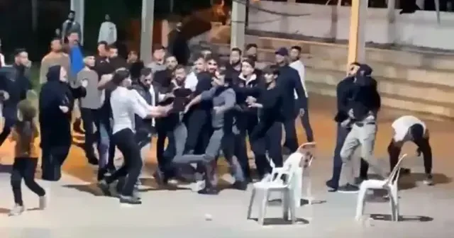 Antalya da düğündeki kavgada sandalyeler havada uçuştu VİDEO İZLE