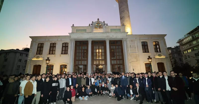 TÜGVA’lı gençler bu kez Teşvikiye Camii’nde sabah namazında buluştu