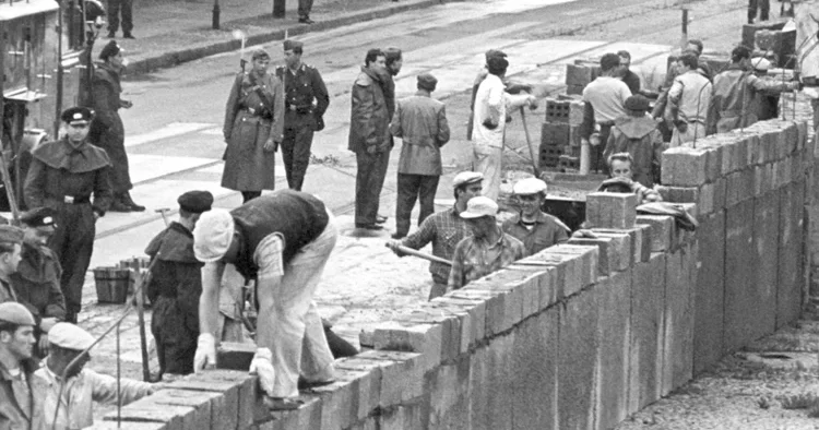 Berlin Duvarı’nın yıkılışının 36.yılı