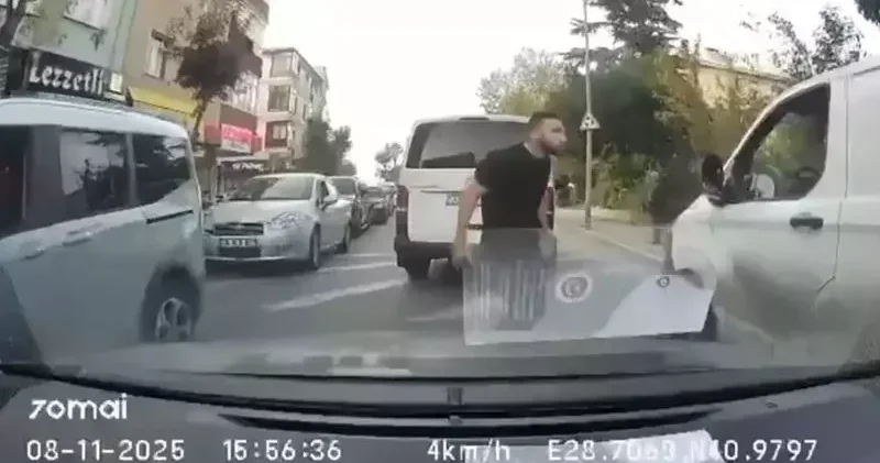 Avcılar’da kaza tutanağı için fotoğraf çekmek istedi; trafikte kalan sürücüler tepki gösterdi