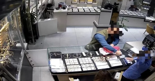 Komşusunun 4 milyon liralık ziynet eşyasını çaldı, 288 saatlik kamera kaydı izlenerek yakalandı Bursa Haberleri