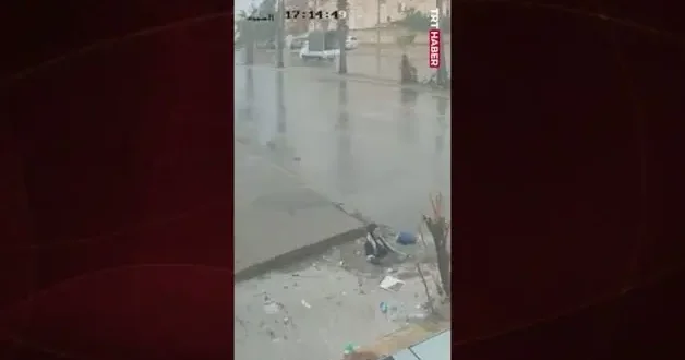 Yolda yürürken bir anda gözden kayboldu: Ürdün de yaşanan o anlar kamerada