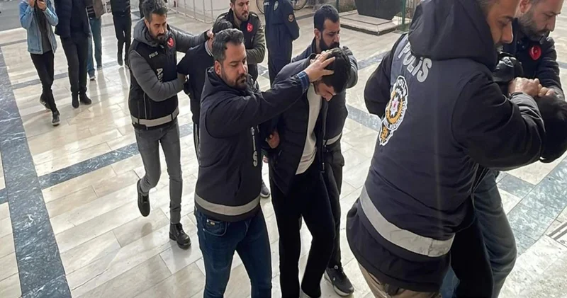 20 dakika arayla iki iş yerini kurşunladılar! 4 kişi adliyede