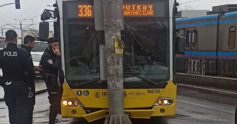 Sultangazi de İETT otobüsü kayganlaşan yolda kaza yaptı