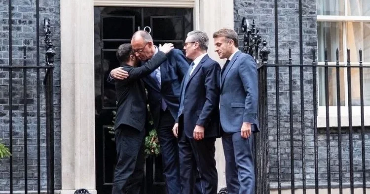 Zelenskiy’den E3 ülkeleriyle görüşme sonrası açıklama: Barış için küçük bir ilerleme var