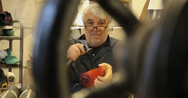 38 yıldır ilmek ilmek işleyerek mesleğini yaşatmaya çalışıyor Sivas Haberleri