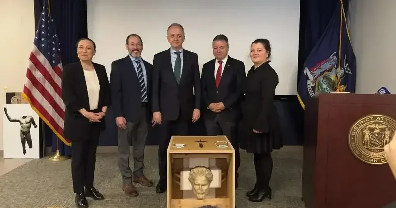 Türkiye kayıp eserlerinin izini sürmeye devam ediyor: Boubon İmparatoru ve 28 eser yurtta Gündem Haberleri