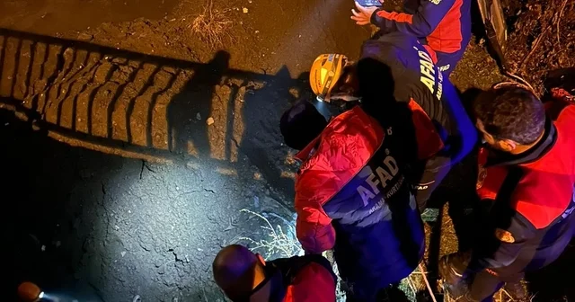 Ağrı da köprüden düşen kişi ekiplerin hızlı müdahalesiyle kurtarıldı Ağrı Haberleri