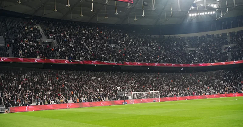 Beşiktaş tribünlerinden maç sonu istifa sesleri!