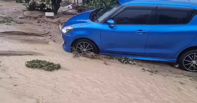 KKTC de şiddetli yağışlar sele yol açtı