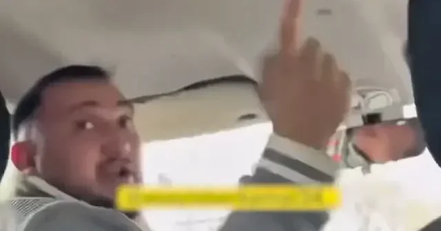 Bağcılar da 200 TL tutması gereken yol için 500 TL talep eden taksici turiste saldırmaya çalıştı: Telefonunu kırarım bak VİDEO İZLE