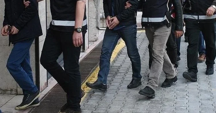 6 ilde eş zamanlı FETÖ operasyonu