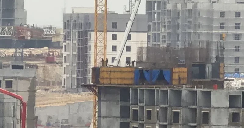 İnşaatta feci faza! Asansör boşluğuna düştü Son dakika haberleri