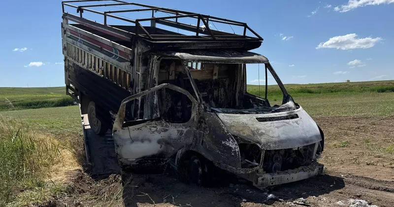 Baba ve oğlunu tabancayla vurduktan sonra yakmıştı! Hedef şaşırtmak için yaptığı pes dedirtti