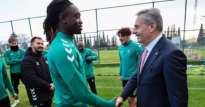 Vali Doğan dan Sakaryaspor antrenmanına ziyaret: Doğru destekle iyi yerlere gelebileceğimize inanıyoruz Fanatik Gazetesi Futbol Haberleri Spor