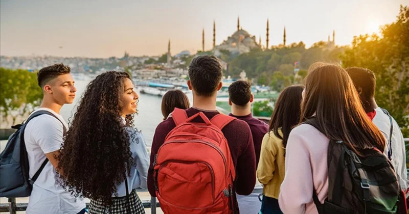 ÜNİDES ile gençler destekleniyor