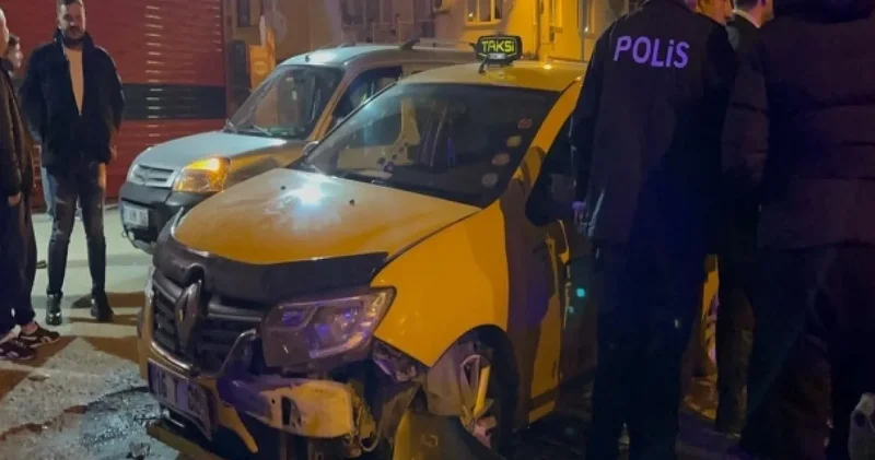 Bursa da film gibi olay: Taksi çaldı kaza yaptı, bu sefer de yayan kaçtı