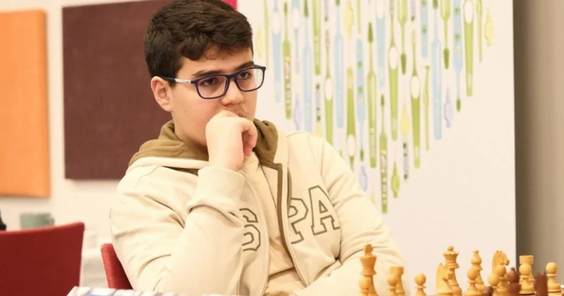 Milli satranççı Erdoğmuş, Fransız şampiyonu mat etti