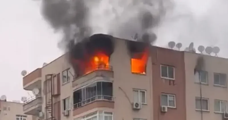 Mersin’de iki ilçede ev yangını