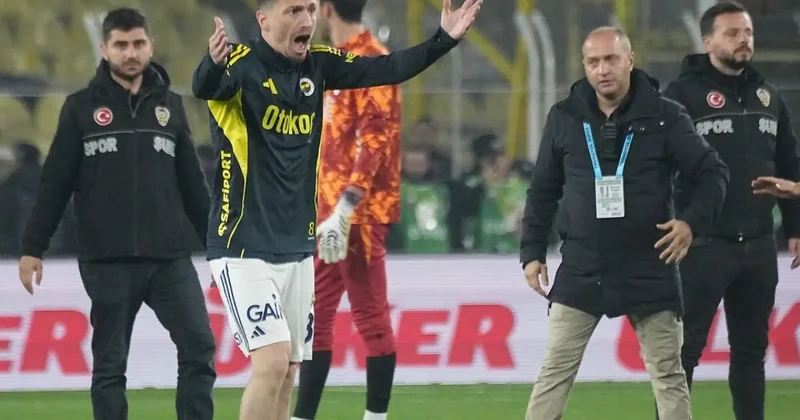 Fenerbahçe kaptanı Mert Hakan Yandaş aylık gelirini açıkladı