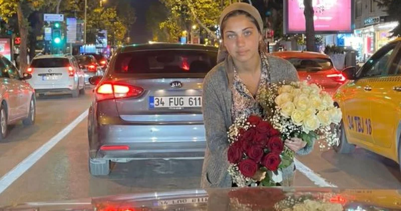 Çiçekçi kızın yapay zekâ olduğu ortaya çıktı Magazin haberleri