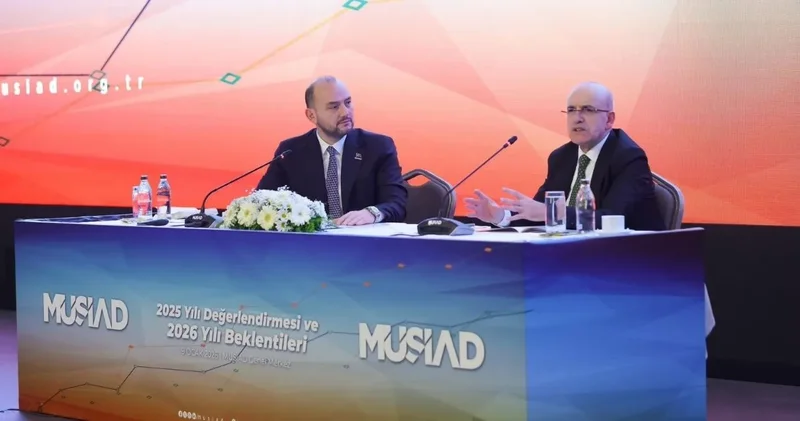 MÜSİAD Başkanı Mehmet Şimşek e bakarak ekonomiyi eleştirdi