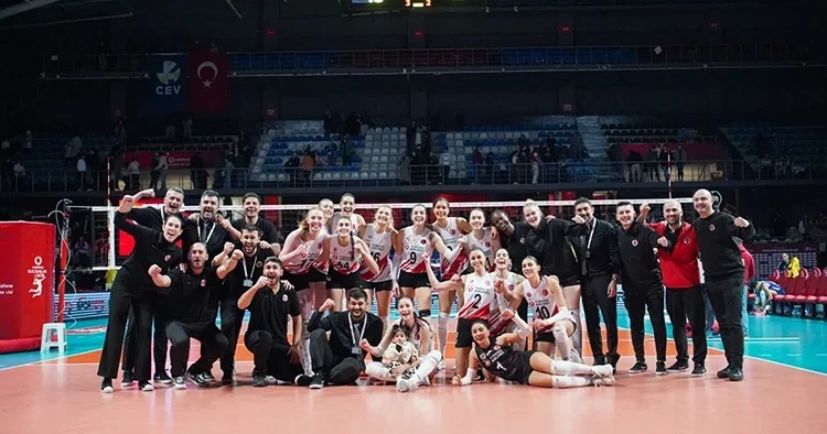 Türk Hava Yolları Fenerbahçe Medicana yı mağlup etti!