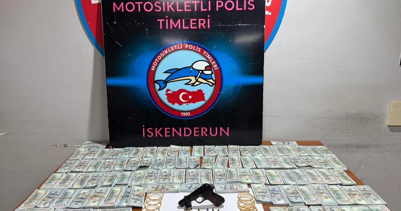 Hatay da durdurulan araçtan sahte 1 milyon dolar çıktı: Üç kişi gözaltına alındı Hatay Haberleri