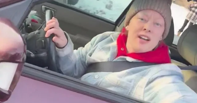 ICE polislerinin silahla vurduğu kadının olayına ilişkin yeni görüntüler ortaya çıktı: Öldürdükten sonra arkasından küfür yağdırmışlar VİDEO İZLE